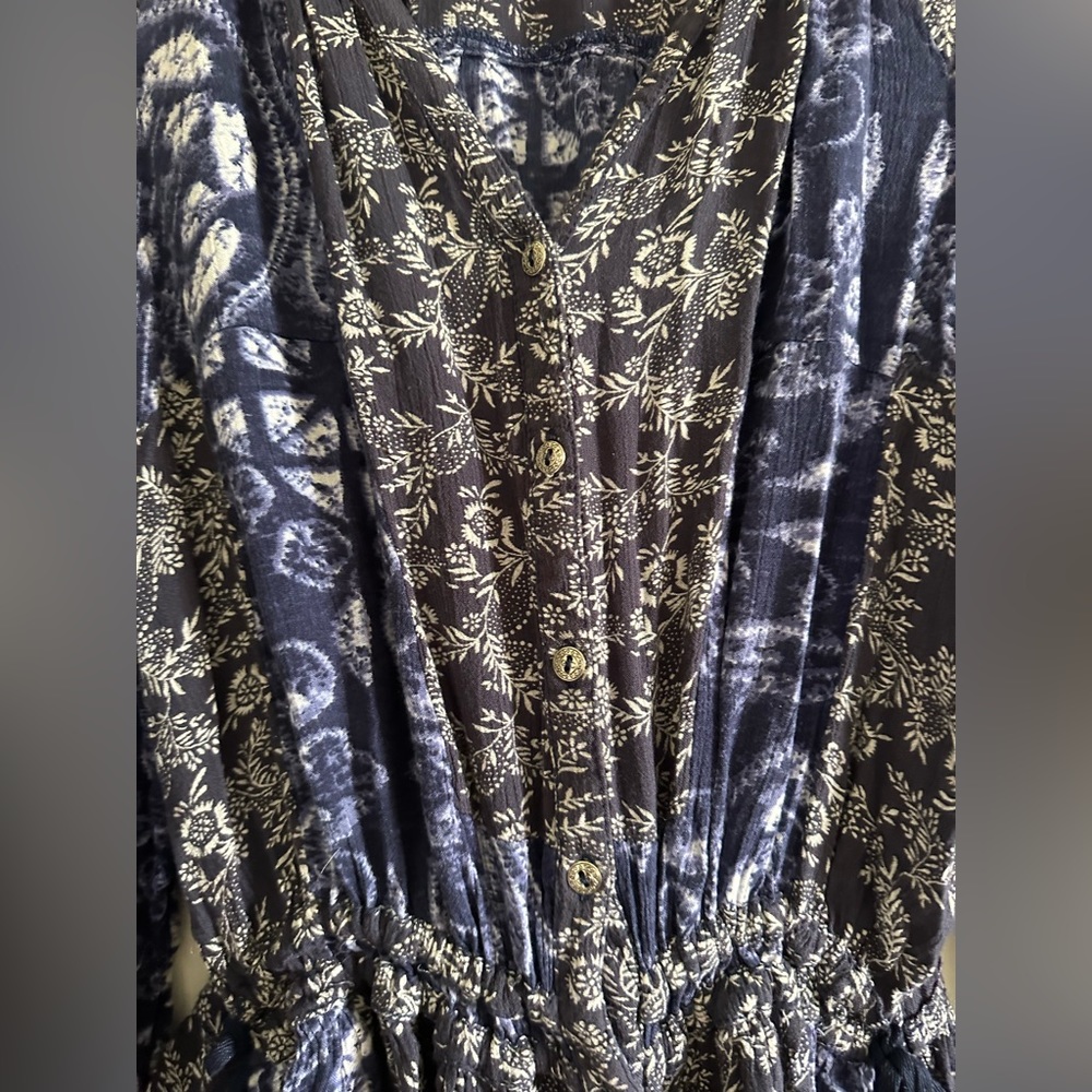 Free People Boho Ratio Indigo Printed Button Down Tunic Blouse size XS EUC - Picture 8 of 11